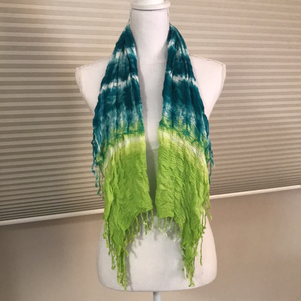 Lightweight scarf